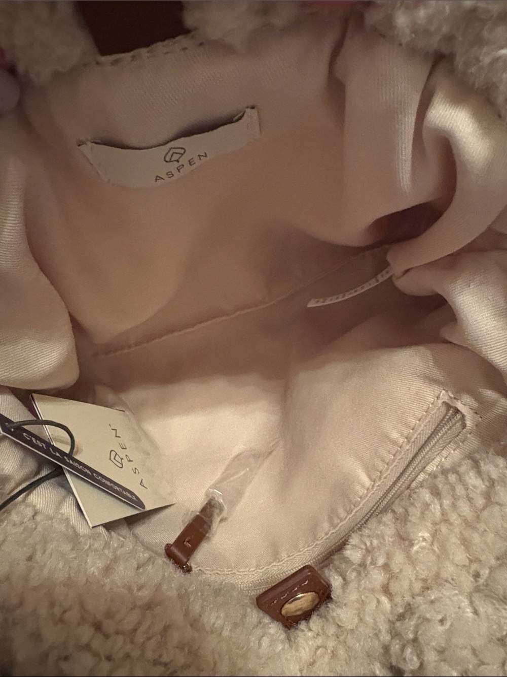 ASPEN SHERPA CROSSBODY HANDBAG TEDDY BEAR WITH REMOVABLE CROSSBODY STRAP NWT - Picture 8 of 8